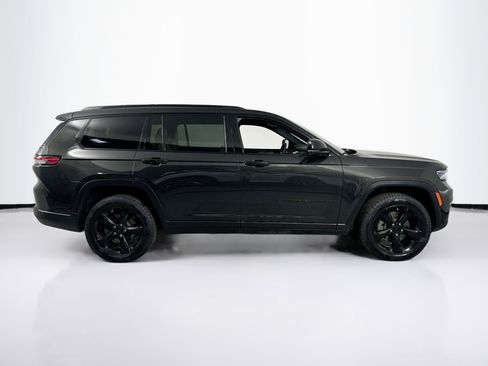 Used 2023 Jeep Grand Cherokee L Limited w/ Black Appearance Package RWD image 4