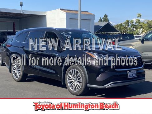 Used 2021 Toyota Highlander Platinum AWD/4WD image 1