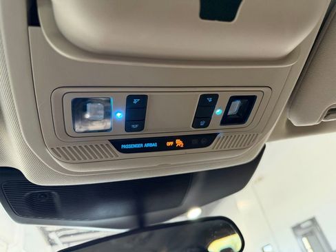 Used 2024 Ford Explorer XLT w/ Equipment Group 202A image 4