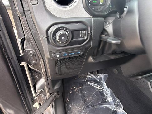 Used 2025 Jeep Wrangler Sahara w/ Safety Group AWD/4WD image 25