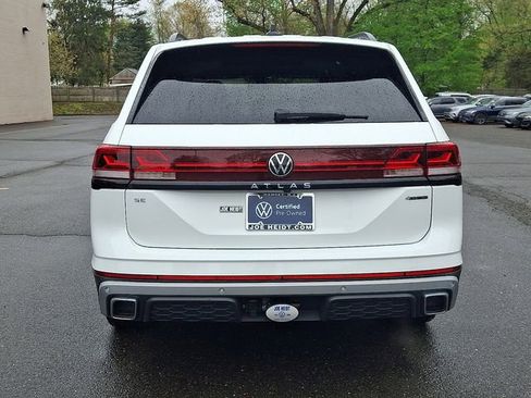 Certified 2025 Volkswagen Atlas Peak Edition SE AWD/4WD image 9