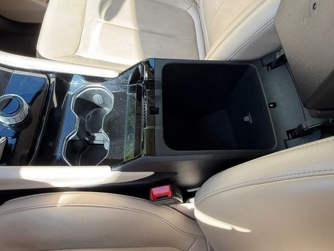 Used 2022 Jeep Grand Cherokee L Limited image 32