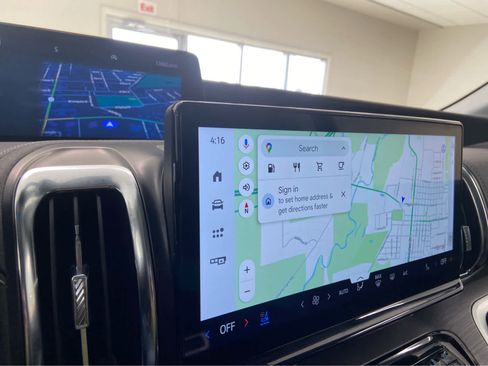 Used 2025 Ford Expedition Platinum image 32