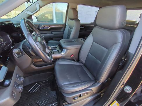 Used 2022 Chevrolet Silverado 1500 LT Trail Boss w/ Convenience Package II AWD/4WD image 18