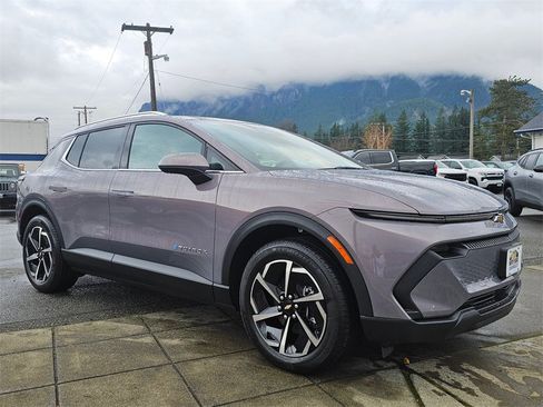 New 2026 Chevrolet Equinox EV LT image 3