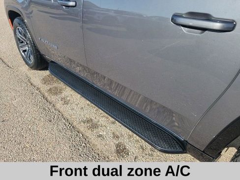 Used 2024 Jeep Wagoneer L Series II RWD image 6