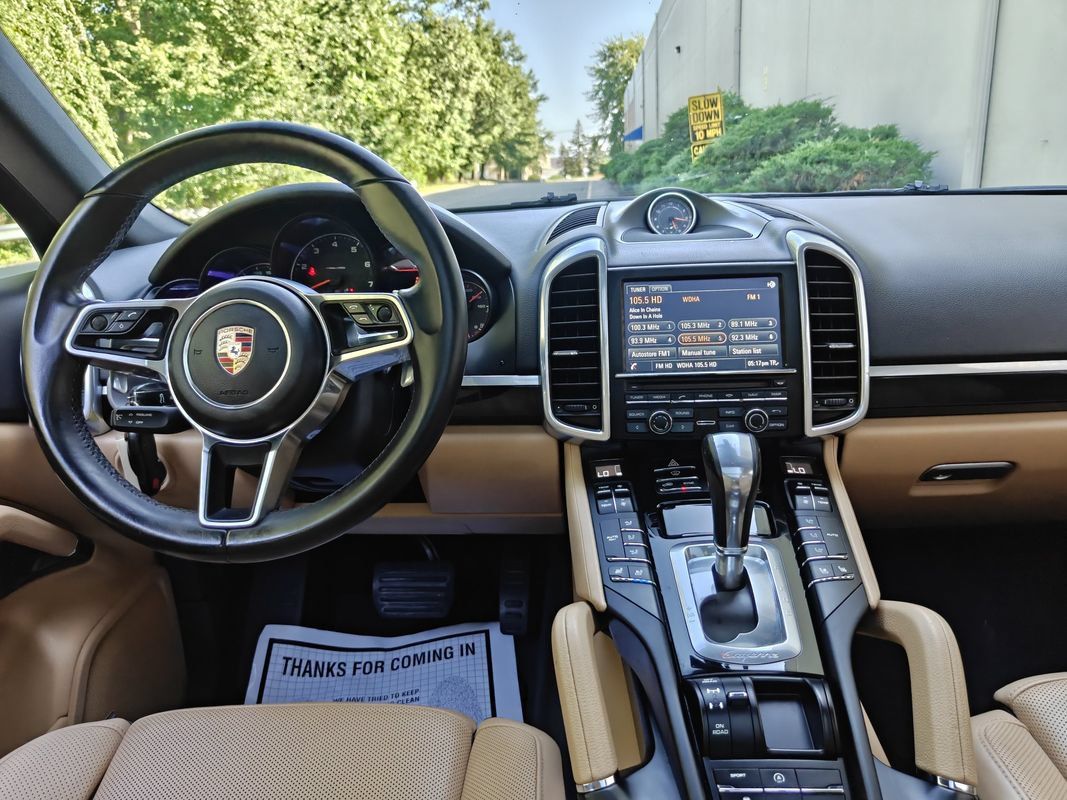 Used 2016 Porsche Cayenne AWD/4WD image 23