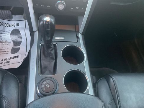 Used 2013 Ford Explorer XLT image 16