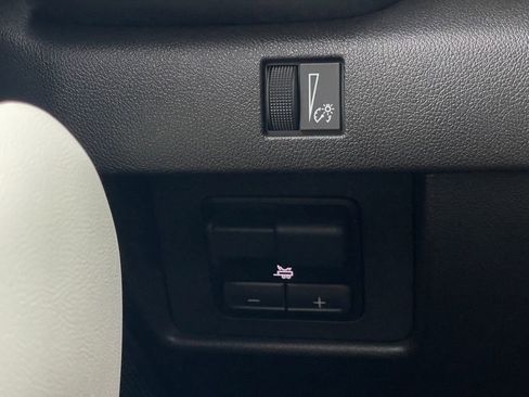 Certified 2024 GMC Canyon AT4X image 18