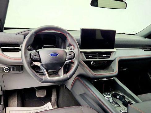 Used 2025 Ford Explorer ST-Line w/ ST-Line Street Pack AWD/4WD image 12