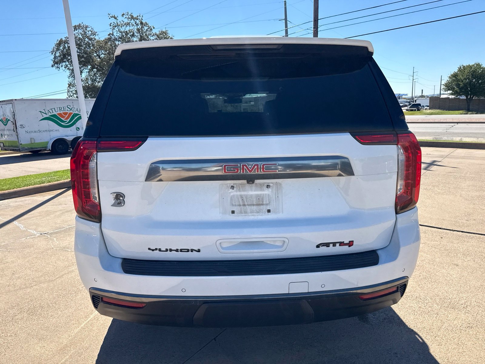 Used 2024 GMC Yukon AT4 w/ AT4 Premium Plus Package AWD/4WD image 6
