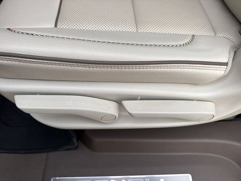 Used 2022 GMC Yukon XL Denali image 37