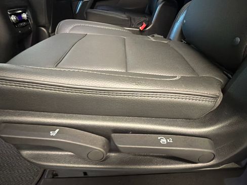 Used 2023 GMC Yukon XL Denali image 22