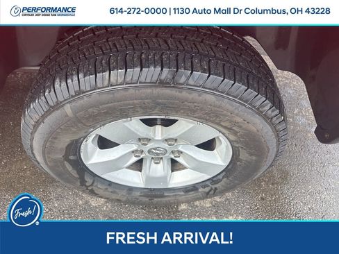 Used 2019 RAM 1500 Classic SLT w/ Luxury Group image 10