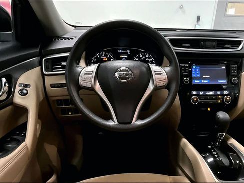 Used 2016 Nissan Rogue SV w/ SV Premium Package image 13