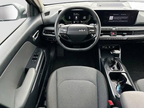 Used 2025 Kia K4 FWD image 20