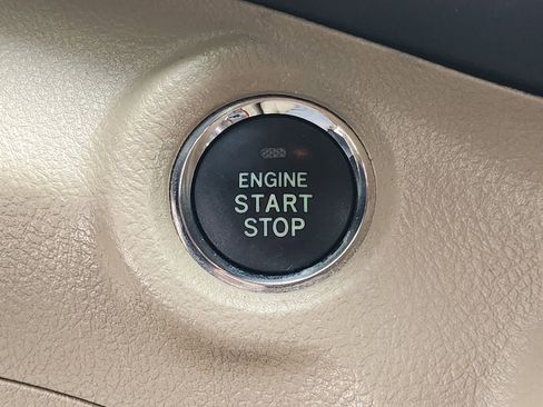 Used 2013 Toyota Highlander Limited image 21