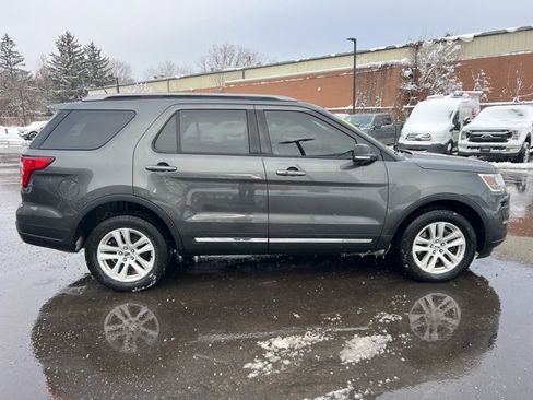 Used 2019 Ford Explorer XLT w/ Equipment Group 202A image 4