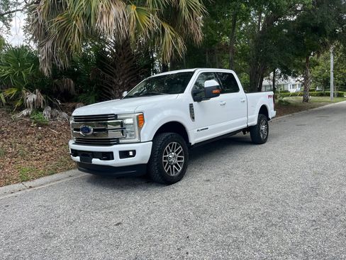 Used 2017 Ford F250 Lariat w/ Lariat Ultimate Package AWD/4WD image 7