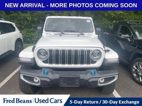 Used 2024 Jeep Wrangler Unlimited Sahara w/ Safety Group AWD/4WD image 2