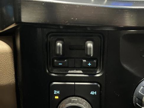 Used 2024 Ford F350 Lariat image 26