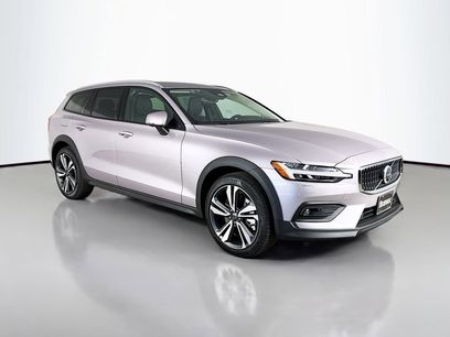 New 2026 Volvo V60 B5 Cross Country Plus w/ Climate Package