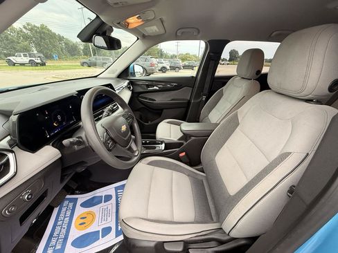 Used 2025 Chevrolet TrailBlazer LT AWD/4WD image 11
