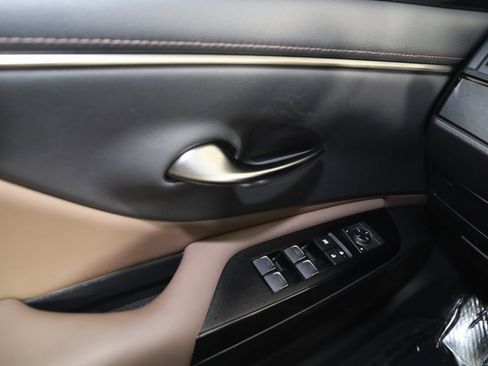 Used 2023 Lexus ES 350 image 28