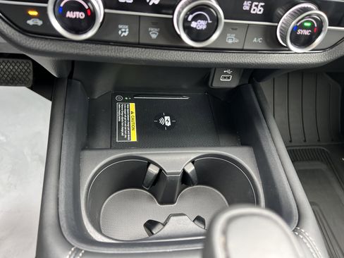 Used 2024 Honda HR-V EX-L image 25