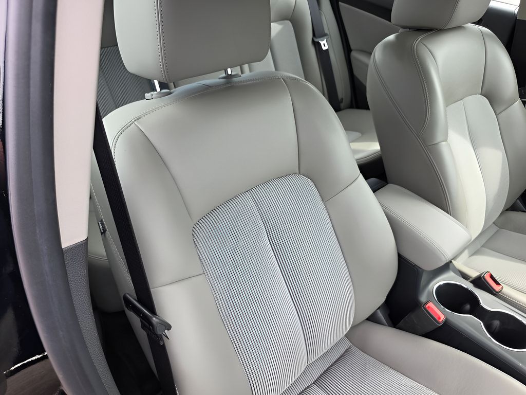Used 2016 Buick Verano Sport Touring FWD image 31