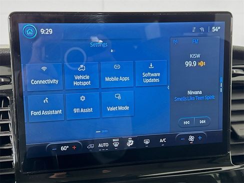 Used 2023 Ford Transit 350 XLT image 26