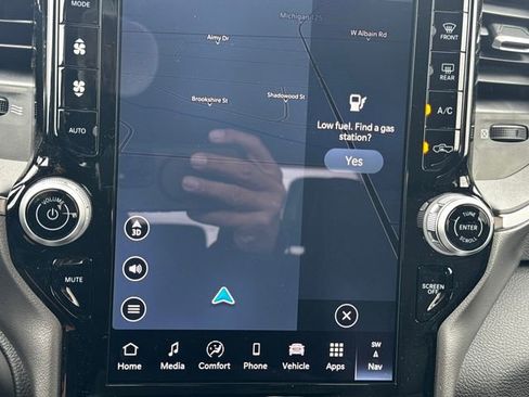 New 2026 RAM 1500 4x4 Crew Cab image 33
