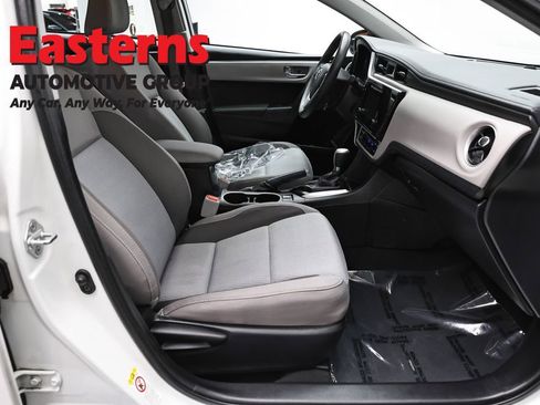 Used 2019 Toyota Corolla LE FWD image 23