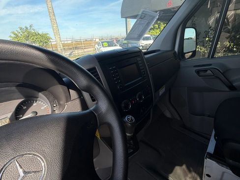 Used 2017 Mercedes-Benz Sprinter 2500 image 26