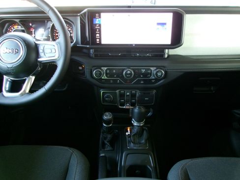 New 2025 Jeep Wrangler Unlimited Sahara image 15