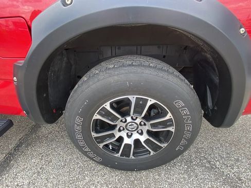 Used 2022 Nissan Titan SV AWD/4WD image 18