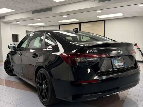 Used 2025 Honda Civic Sport image 4