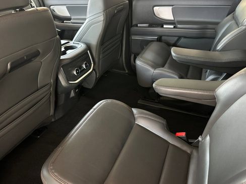 Certified 2025 Ford Expedition Active AWD/4WD image 11