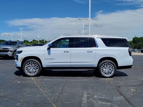 New 2026 Chevrolet Suburban Premier w/ Sun And Tow Package AWD/4WD image 8