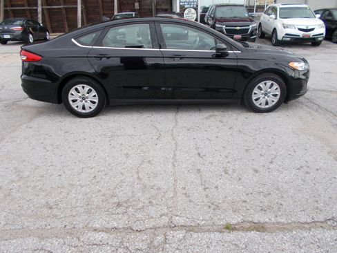 Used 2020 Ford Fusion S FWD image 4