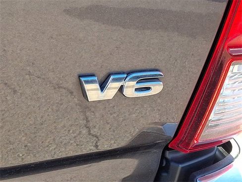 Used 2019 Toyota Tacoma TRD Off-Road image 30