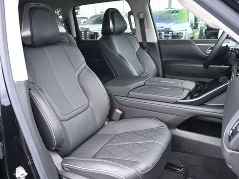 Used 2025 INFINITI QX80 Sensory AWD/4WD image 33