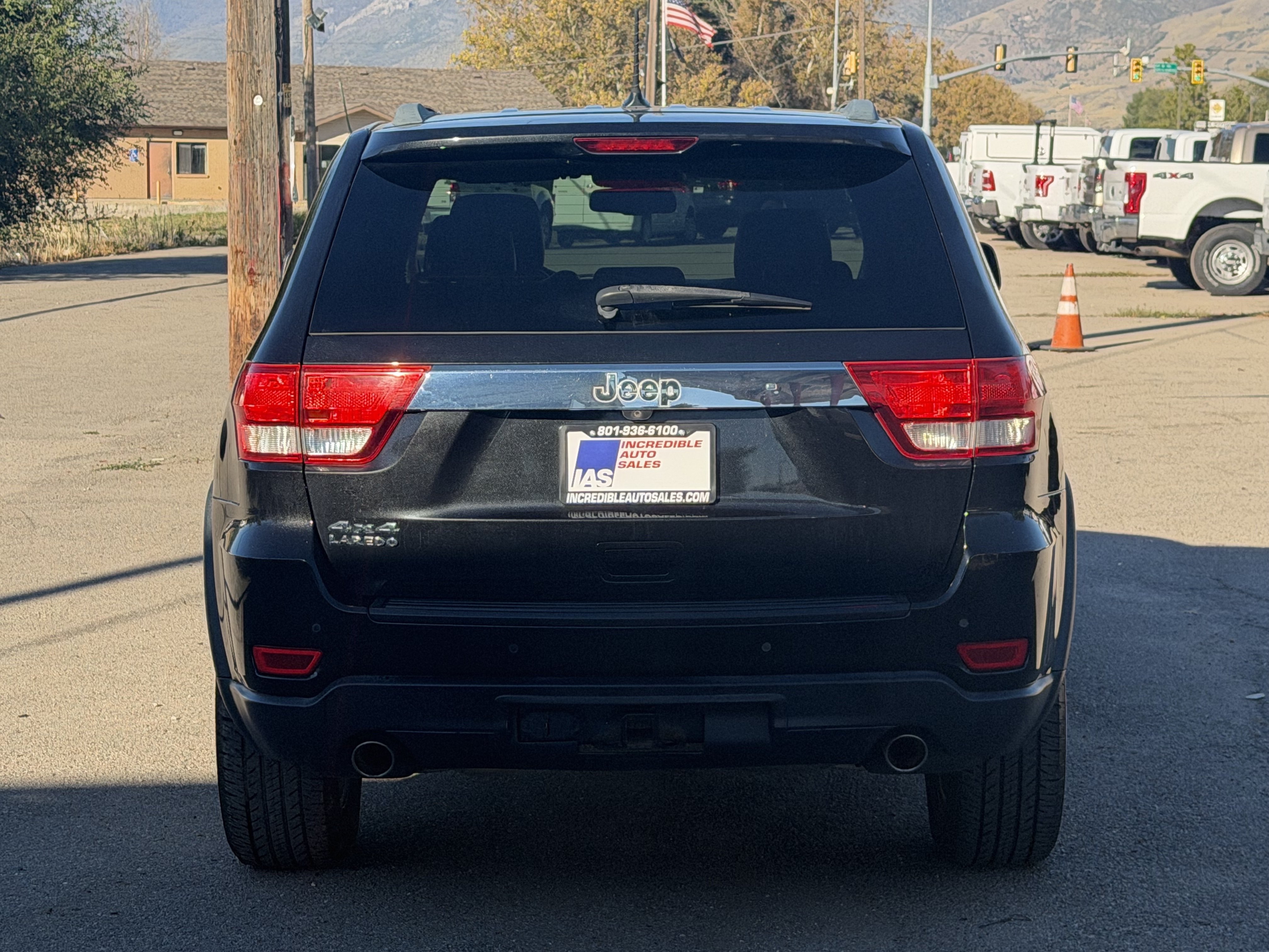Used 2012 Jeep Grand Cherokee Laredo AWD/4WD image 5