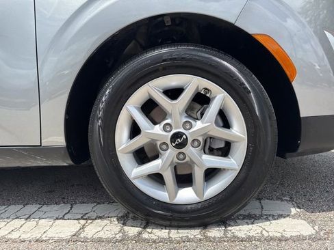 Used 2025 Kia Soul LX w/ LX Technology Package FWD image 9