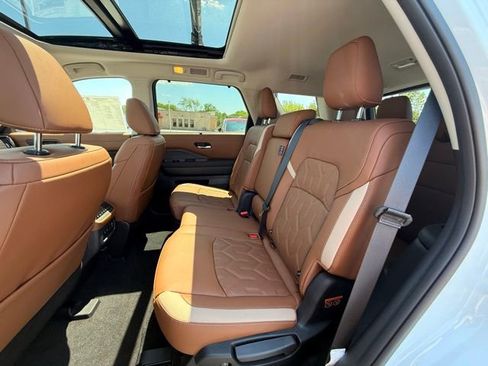 New 2026 Nissan Pathfinder Platinum w/ Cargo Package AWD/4WD image 15