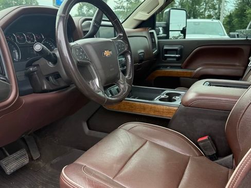 Used 2019 Chevrolet Silverado 2500 High Country w/ Duramax Plus Package AWD/4WD image 10