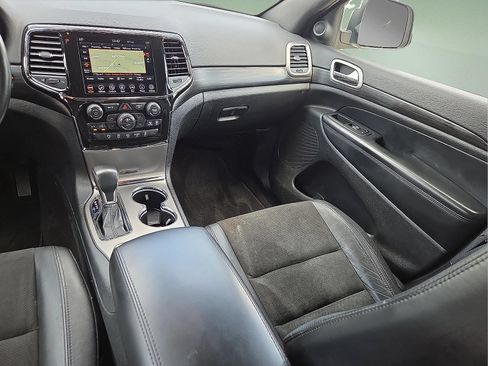 Used 2022 Jeep Grand Cherokee Laredo X AWD/4WD image 12