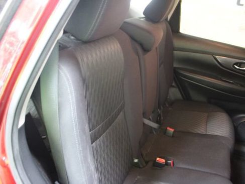 Used 2020 Nissan Rogue SV AWD/4WD image 9