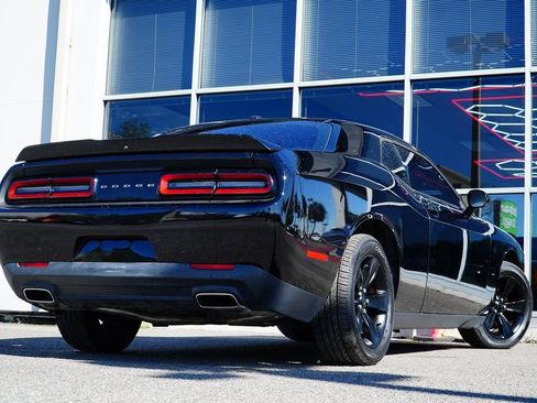 Used 2019 Dodge Challenger SXT RWD image 6