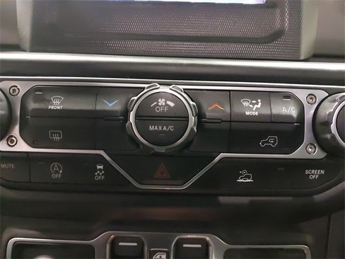 Used 2022 Jeep Gladiator Sport image 24